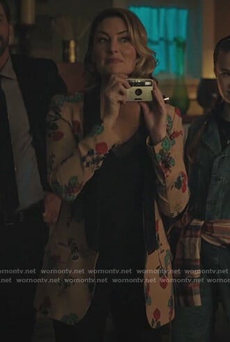 Alice's floral jacket and black cami on Riverdale