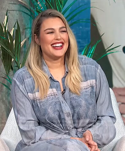 Carissa's denim shirtdress on E! News Daily Pop