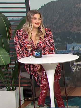 Carissa's floral print v-neck dress on E! News Daily Pop