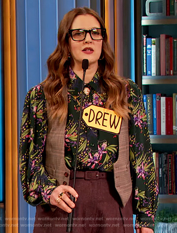 Drew's green floral print blouse on The Drew Barrymore Show