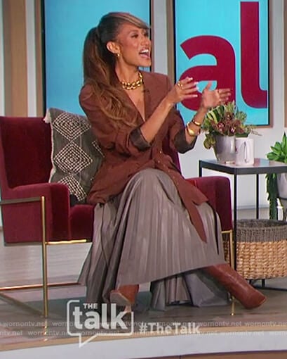 Elaine's brown belted blazer and skirt on The Talk