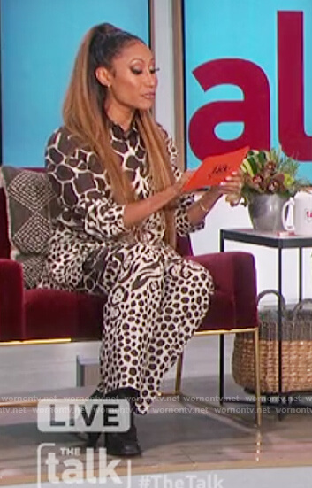 Elaine's giraffe print blazer and pants on The Talk