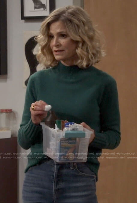 Jean's green sweater on Call Your Mother