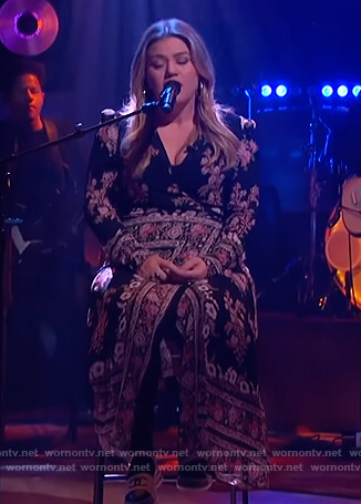 Kelly's black floral wrap dress on The Kelly Clarkson Show