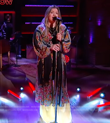 Kelly's black floral kimono top on The Kelly Clarkson Show
