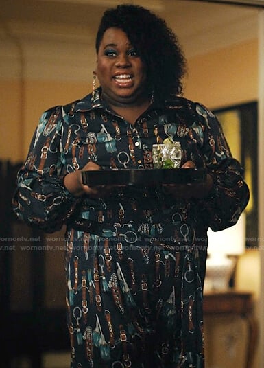 Mo's navy belt print jumpsuit on Zoeys Extraordinary Playlist