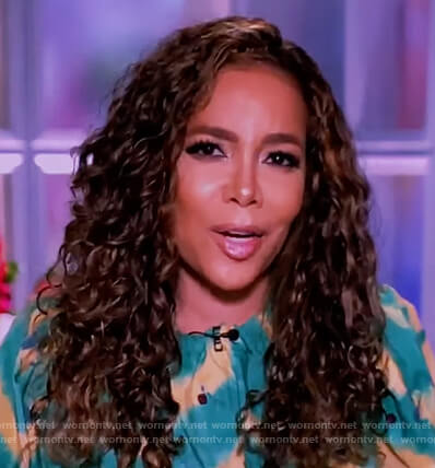 Sunny's green tie dye top on The View