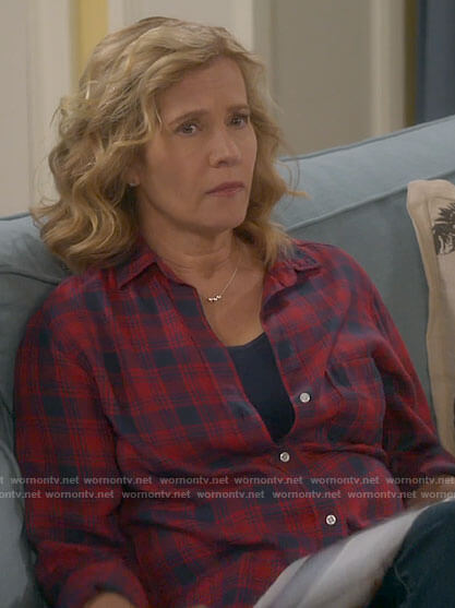 Vanessa's red and navy plaid shirt on Last Man Standing