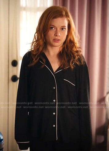Zoey's black contrast pajamas on Zoeys Extraordinary Playlist
