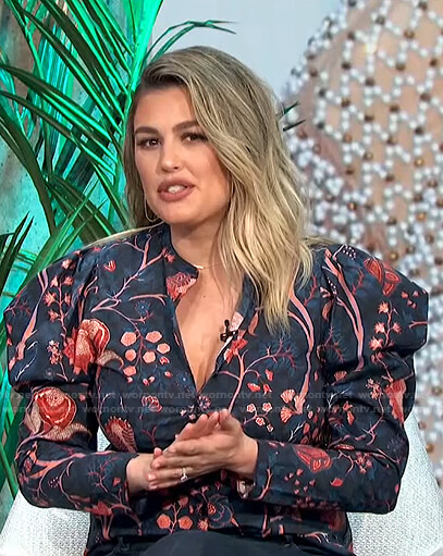 Carissa's blue floral puff sleeve blouse on E! News Daily Pop
