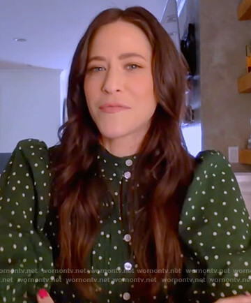Jackie Tohn's green polka dot puff sleeve blouse on The Kelly Clarkson Show