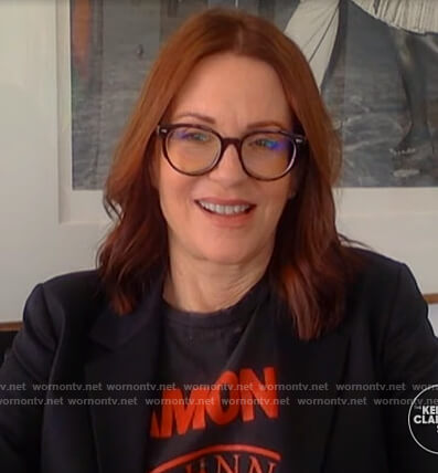 Meghan Mullally's black Ramones print tee on The Kelly Clarkson Show
