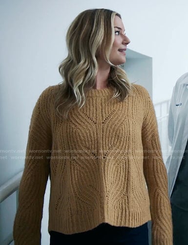 Nic's yellow ribbed pointelle sweater on The Resident