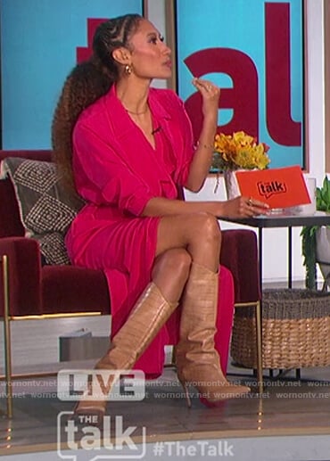Elaine's pink wrap coat on The Talk