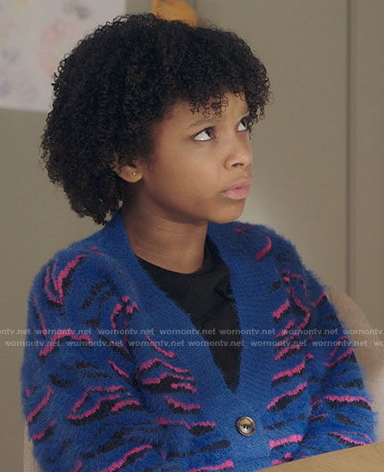 Aubrey's blue tiger cardigan on Kenan