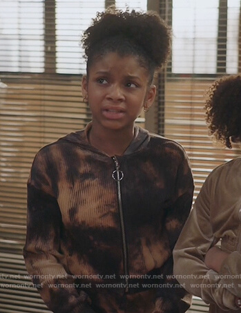 Aubrey's brown tie dye ribbed jacket on Kenan