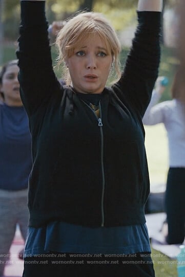 Beth's black zip down hoodie on Good Girls