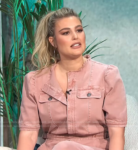Carissa's pink short sleeve jumpsuit on E! News Daily Pop