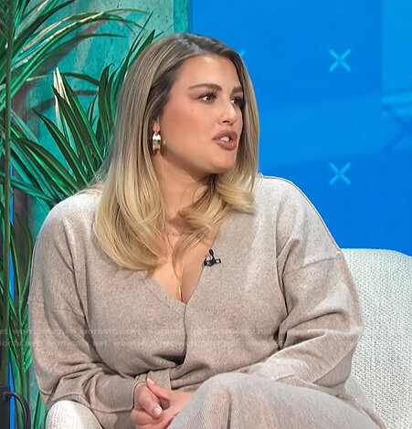 Carissa's wrap sweater dress on E! News Daily Pop