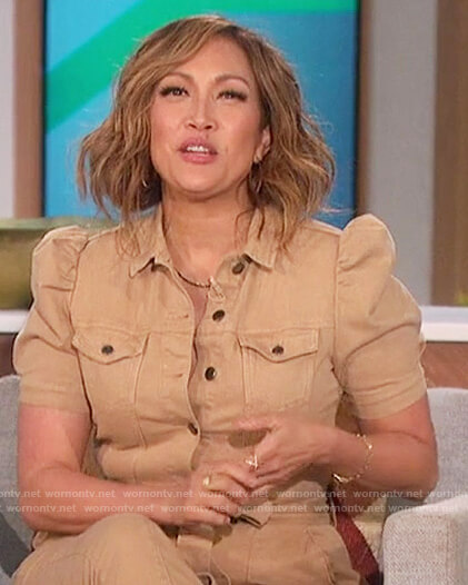 Carrie's beige jumpsuit on The Talk