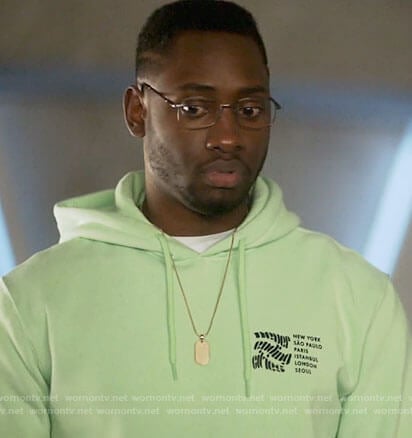 Chester's green Never Ending Cities hoodie on The Flash