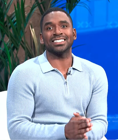 Justin's blue ribbed quarter-zip sweater on E! News Daily Pop