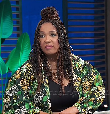 Kym's green floral long jacket on E! News Daily Pop