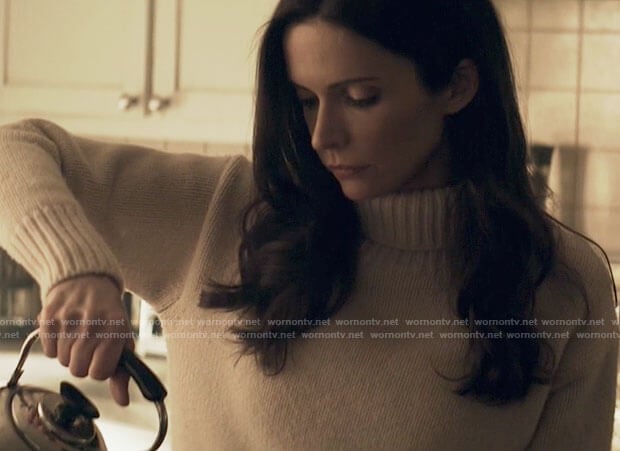 Lois's beige turtleneck sweater on Superman and Lois