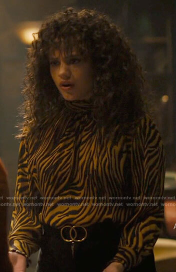 Maggie's yellow zebra print blouse on Charmed