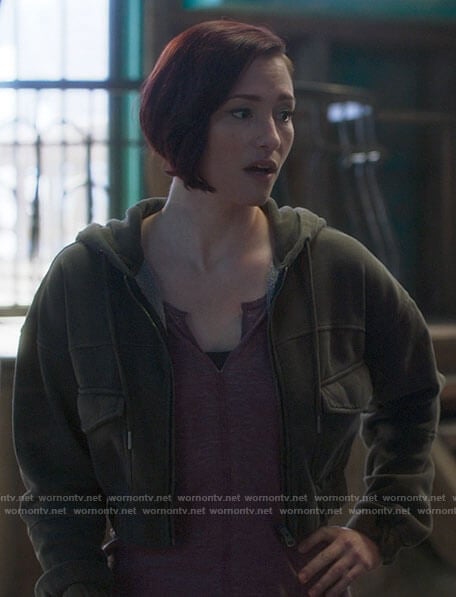 Alex's cropped hoodie on Supergirl