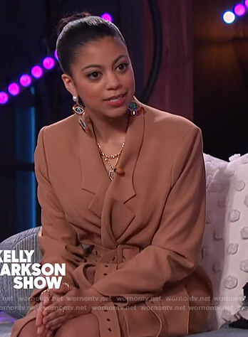 Arica Himmel's beige belted coat on The Kelly Clarkson Show