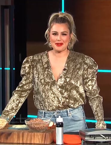 Carissa's metallic wrap top on E! News Daily Pop