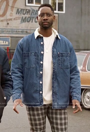 Chester's denim jacket with white collar on The Flash