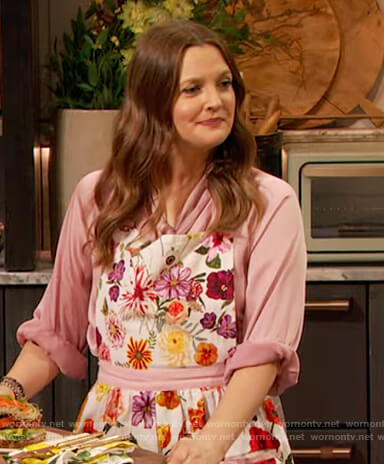 Drew's floral apron on The Drew Barrymore Show