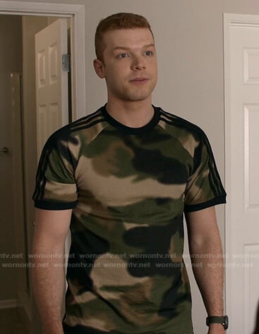 Ian's camo print tee on Shameless