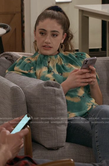 Jackie's turquoise tie dye puff sleeve top on Call Your Mother