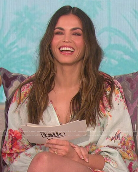 Jenna Dewan's mint floral print blouse and shorts on The Talk