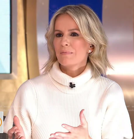 Jennifer's white ribbed turtleneck sweater on Good Morning America