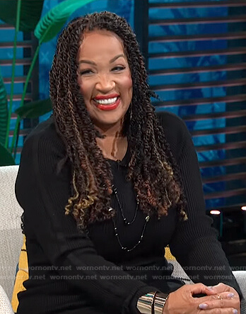 Kym's black ribbed buttoned slit dress on E! News Daily Pop