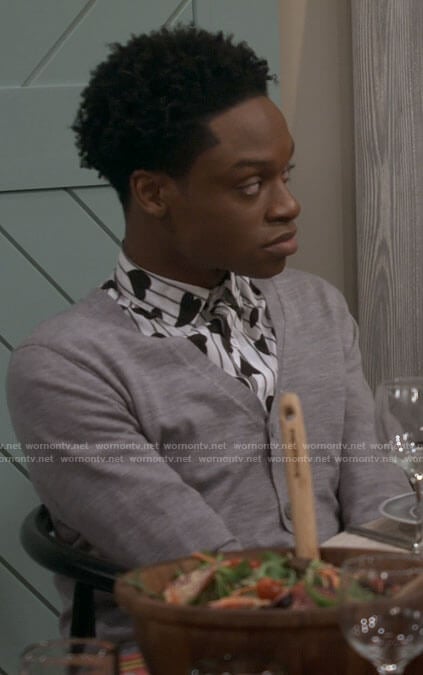 Lane's heart print shirt on Call Your Mother