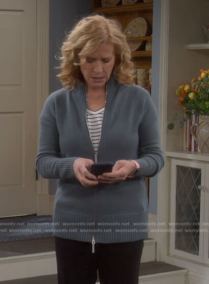 Vanessa's blue zip up sweater on Last Man Standing