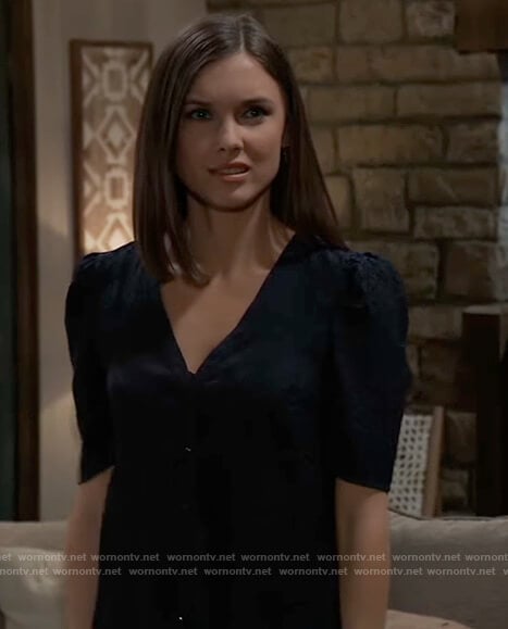 Willow's blue leopard print v-neck top on General Hospital