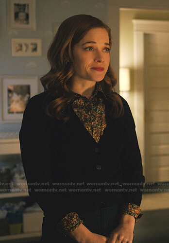 Zoey's floral shirt on Zoeys Extraordinary Playlist
