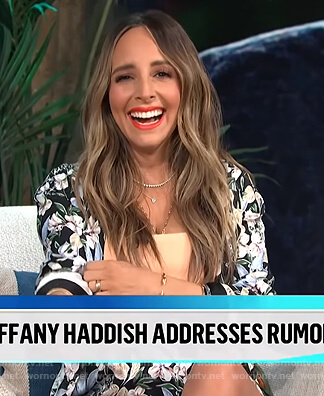 Lilliana's floral blazer and shorts on E! News Daily Pop