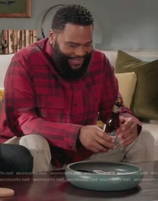 Andre's red plaid shirt on Black-ish