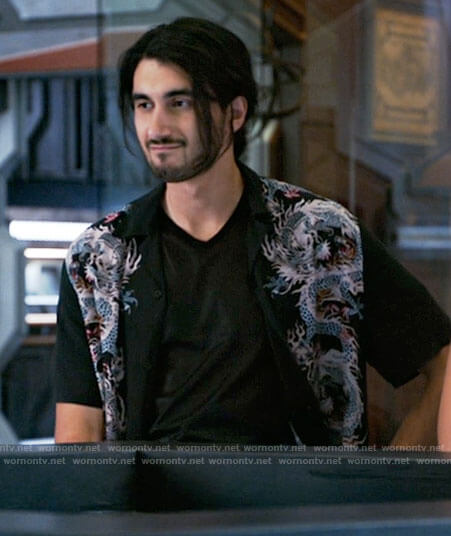 Behrad's black dragon shirt on Legends of Tomorrow