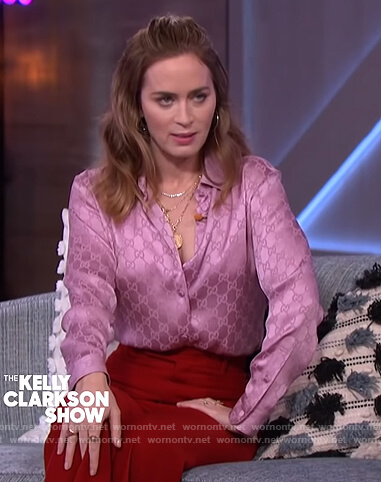 Emily Blunt's pink Gucci logo blouse on The Kelly Clarkson Show