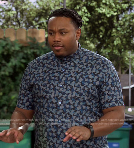 Marty's blue leaf print shirt on The Neighborhood