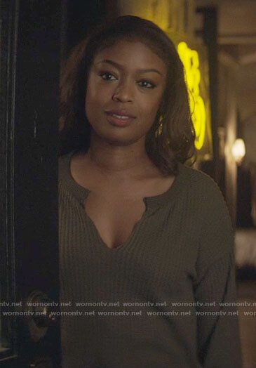 Ryan's green waffle knit split-neck top on Batwoman