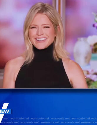 Sara's black sleeveless turtleneck top on The View